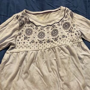 blue flower shirt size 5/6 (no refunds)